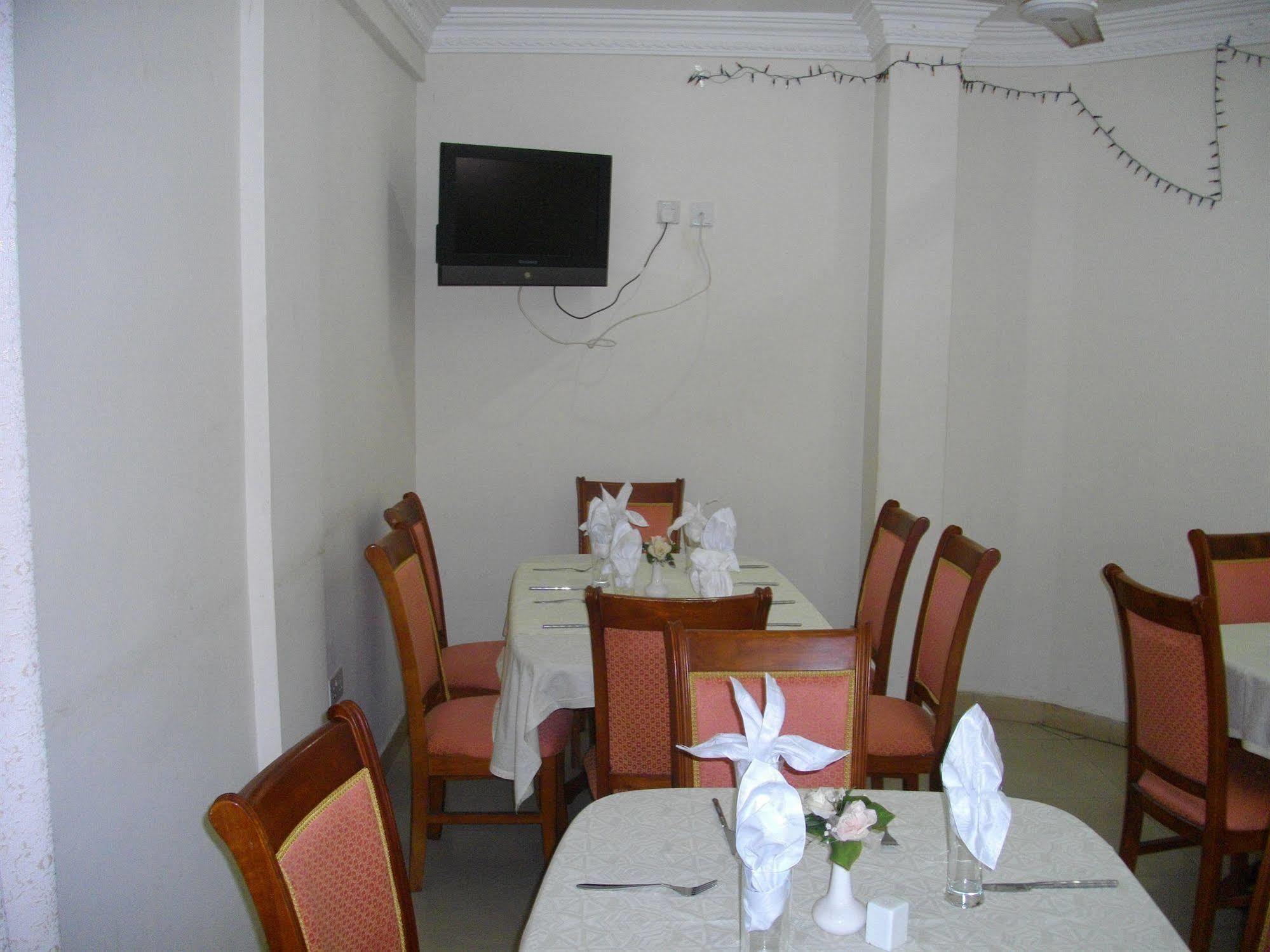 De Holiday Beach Hotel Kokrobite Kültér fotó