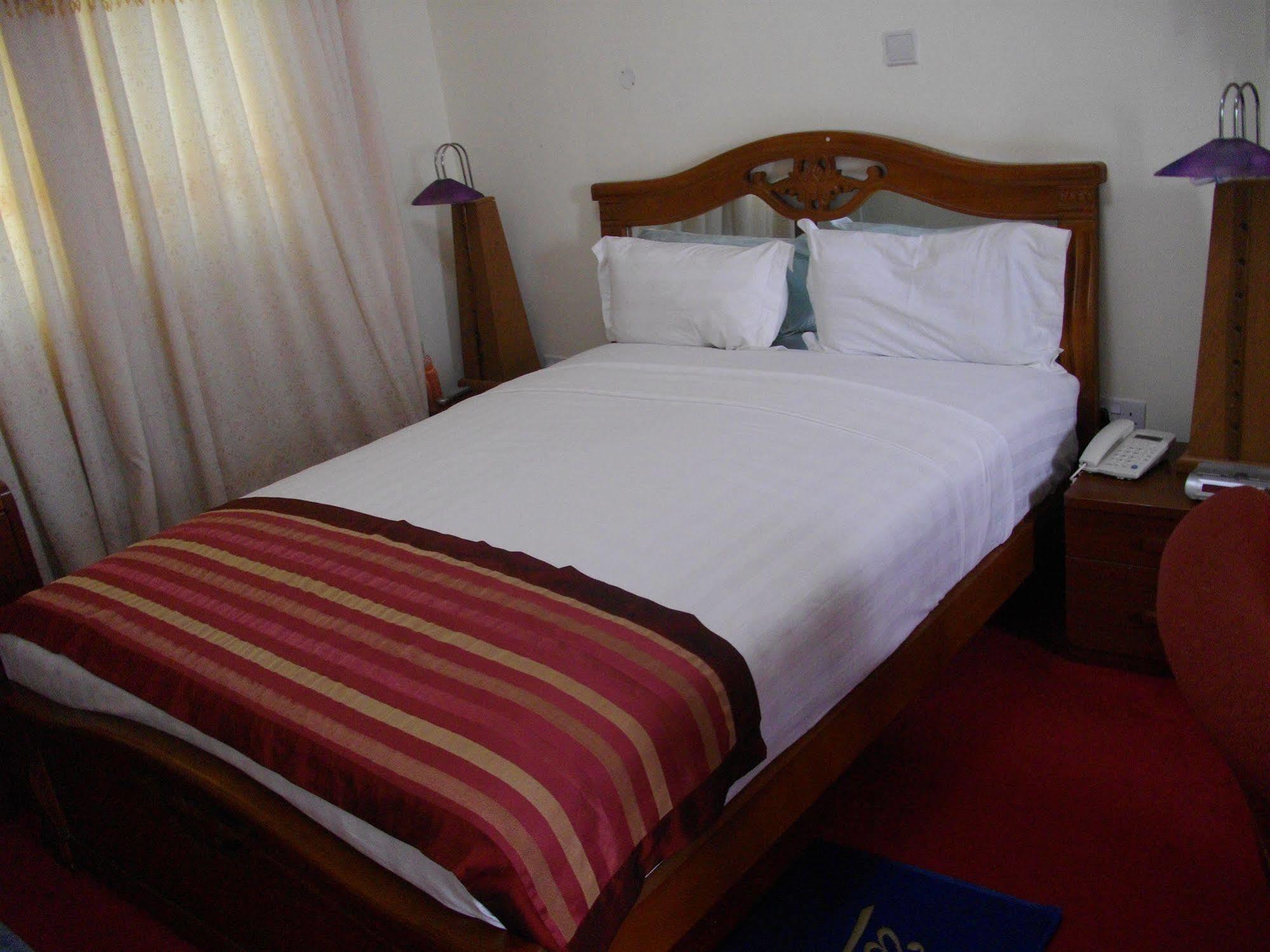 De Holiday Beach Hotel Kokrobite Kültér fotó