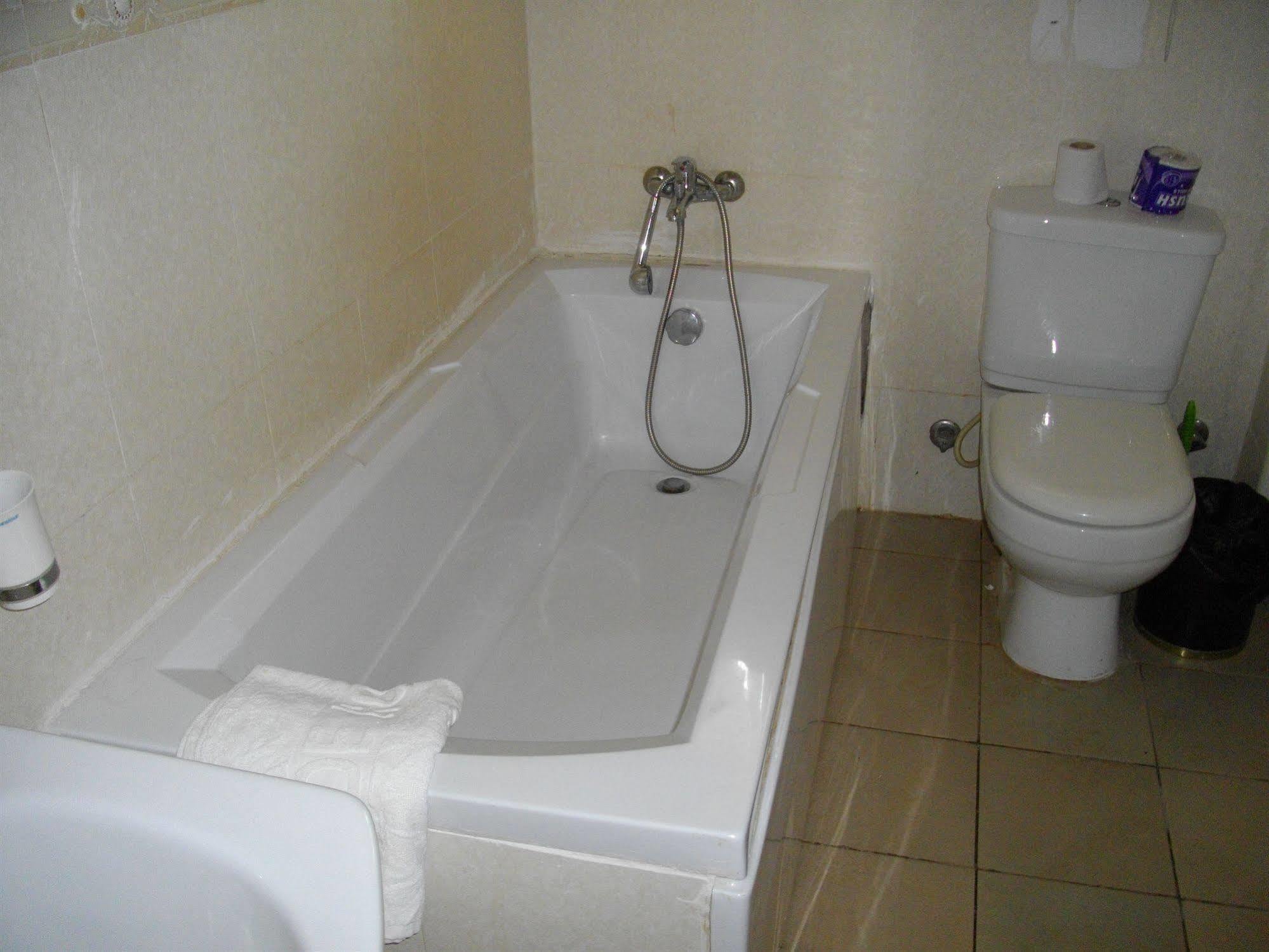 De Holiday Beach Hotel Kokrobite Kültér fotó