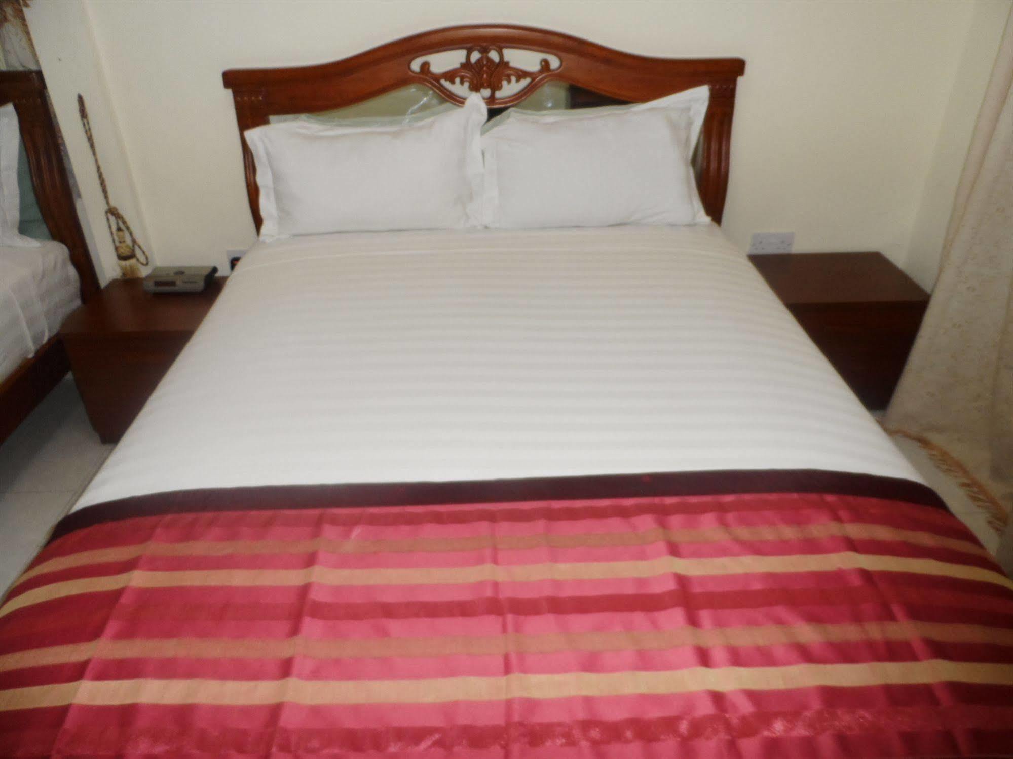 De Holiday Beach Hotel Kokrobite Kültér fotó