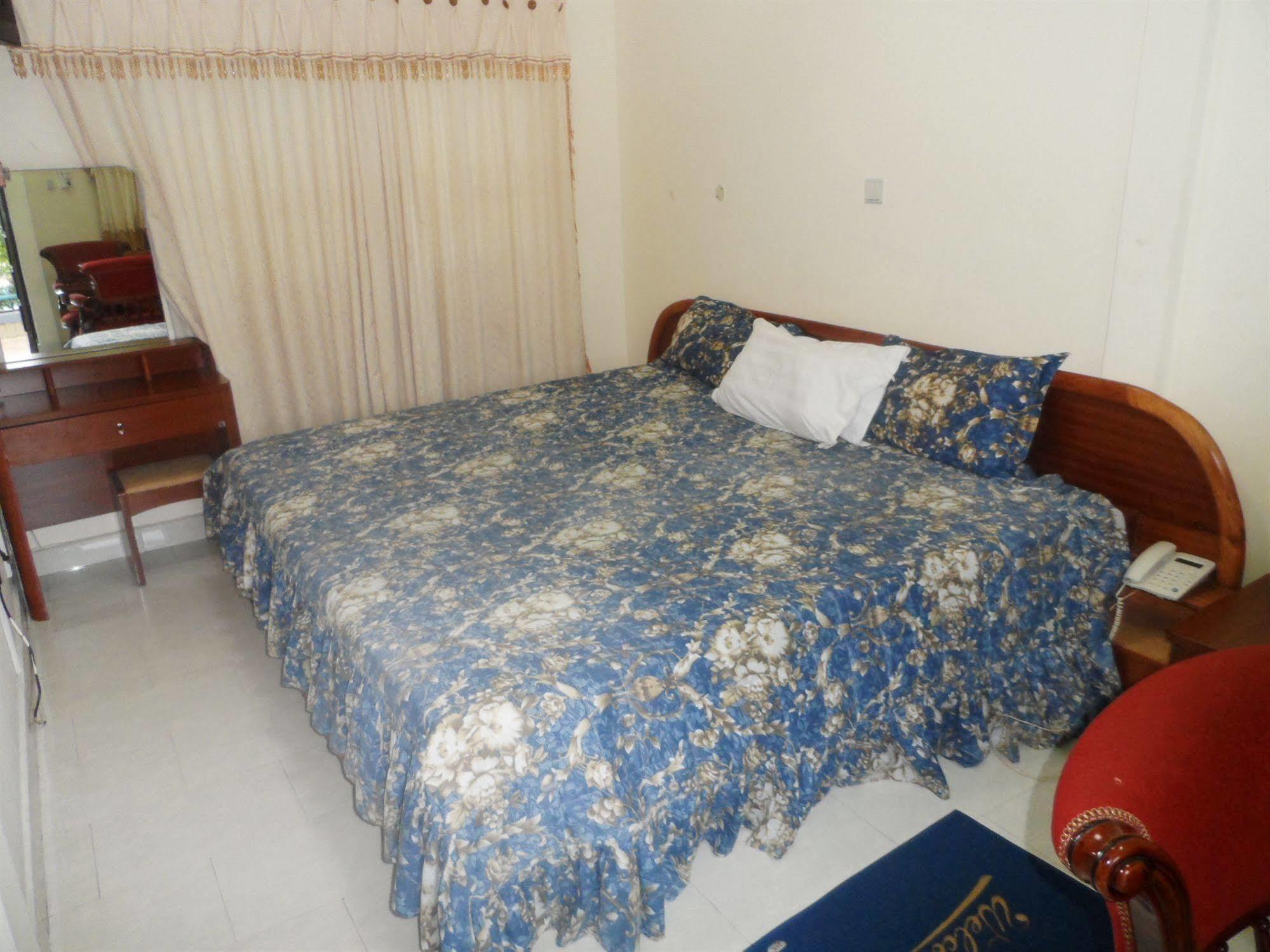 De Holiday Beach Hotel Kokrobite Kültér fotó